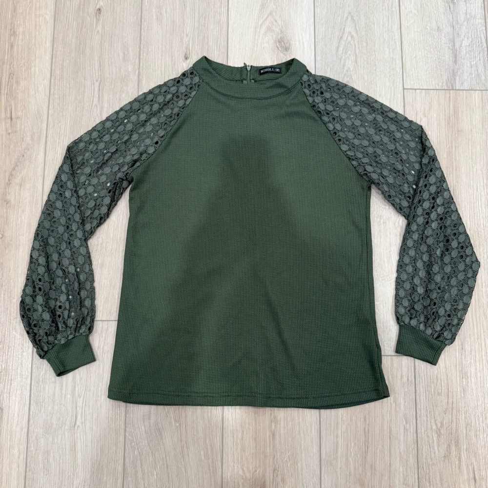 MIHOLL - Women’s Green Long Sleeve Top with Lace Sleeves - Size M